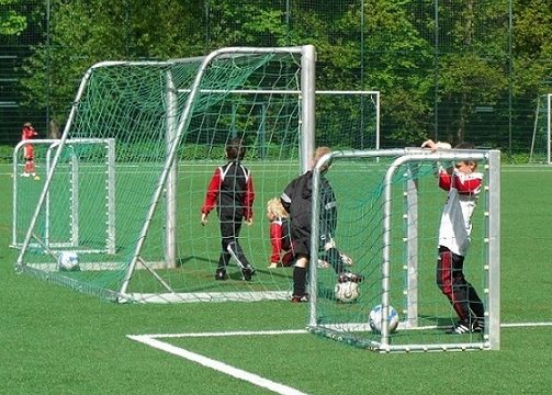 １日の練習メニュー例 ７ ８歳 低学年 フースバルトレーニング アカデミー ドイツ式サッカートレーニング