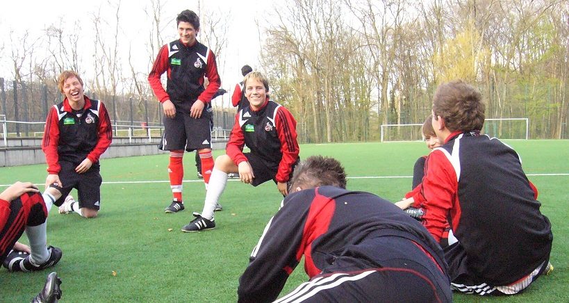 第３育成段階後半 １３ １４歳の指導概要 フースバルトレーニング アカデミー ドイツ式サッカートレーニング