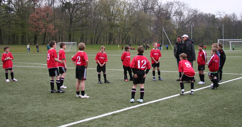 ドイツサッカー協会の新たな育成改革 ９歳までは３対３のミニサッカー リーグ戦無し フースバルトレーニング アカデミー ドイツ式サッカートレーニング